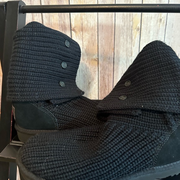Ugg Women’s size 9 black sweater boots, EUC. Can be worn up or folded over. - Picture 3 of 8